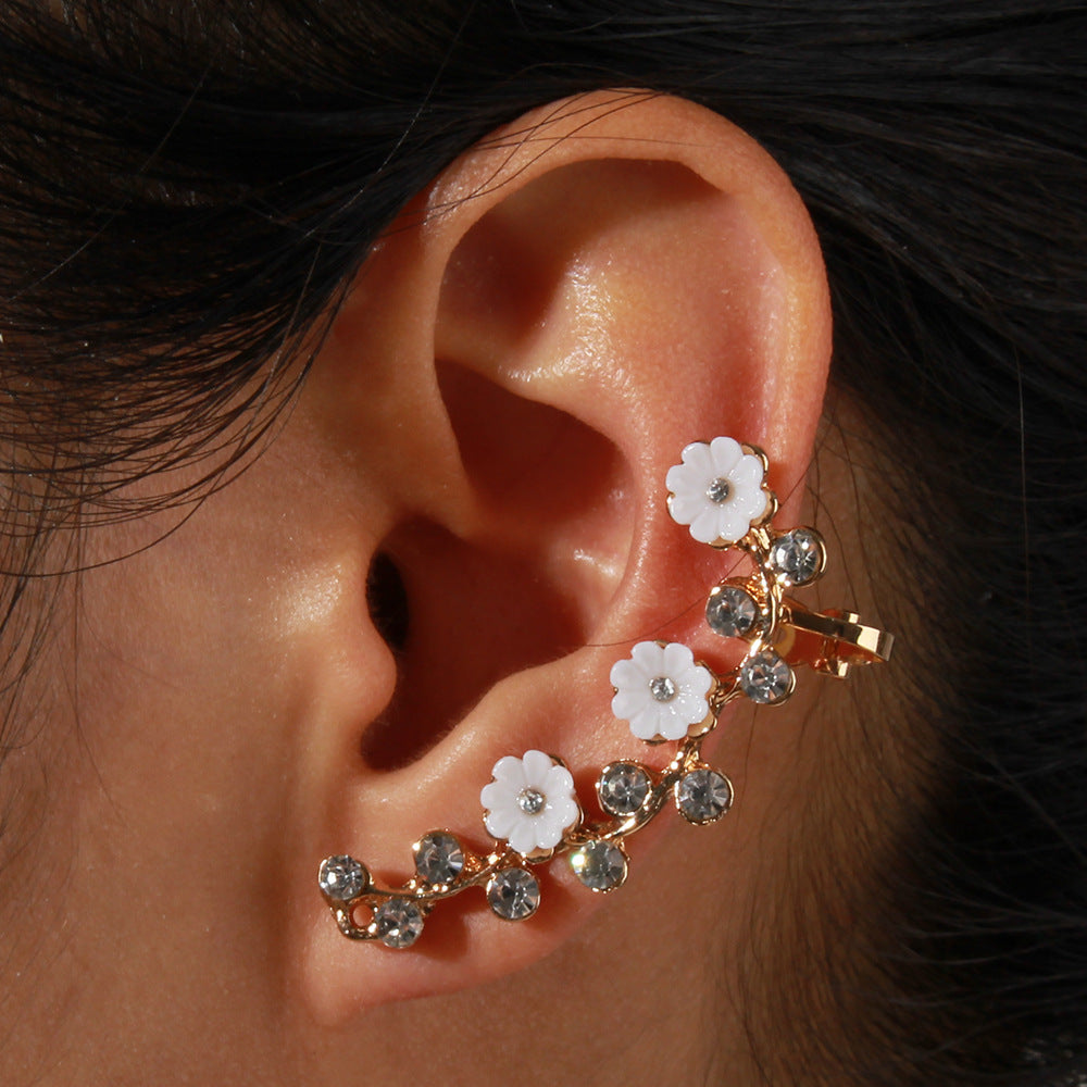 Etamine Ear Cuff